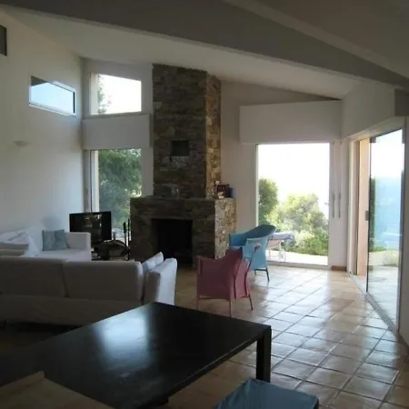 House Situation Exeptionnelle Hébergement de vacances Cavalaire-sur-Mer